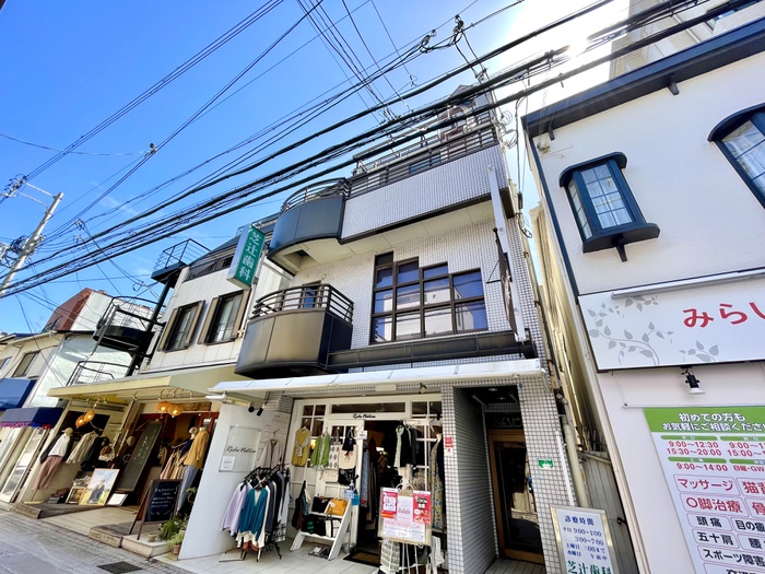 アカカベビルの外観写真