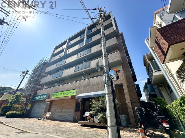 建物外観　敷地内に駐車場あります！