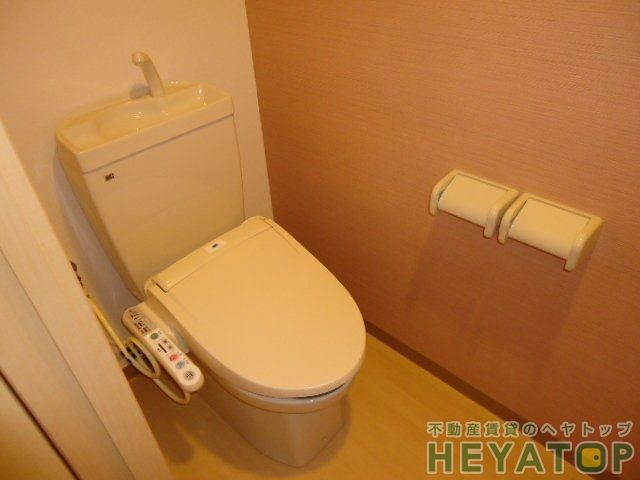 トイレ　温水洗浄便座（同仕様写真）