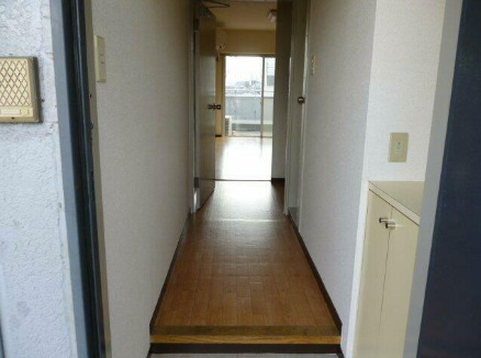 玄関　収納もある玄関です