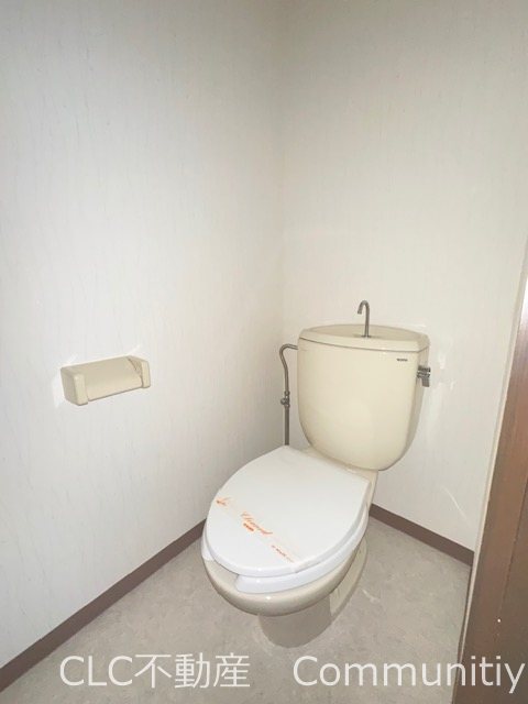 ＪＲ京葉線 舞浜駅 徒歩18分 3階建 築37年のトイレ写真