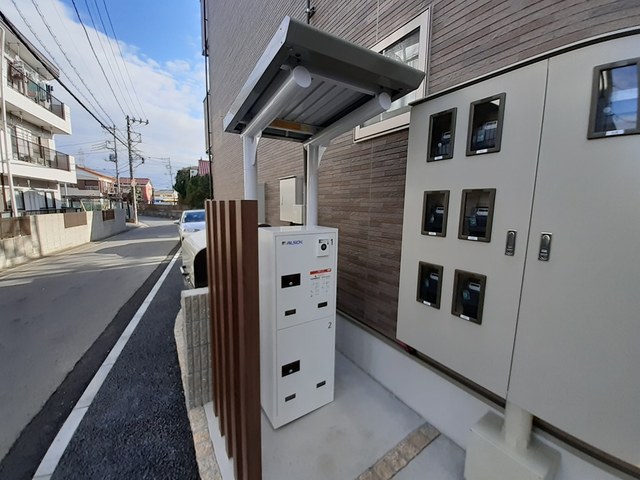 埼玉高速鉄道 鳩ケ谷駅 バス乗車時間：13分 最寄りバス停で下車 徒歩5分 3階建 築13年の外観写真