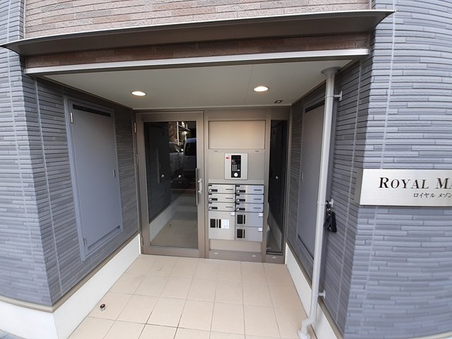 埼玉高速鉄道 鳩ケ谷駅 バス乗車時間：13分 最寄りバス停で下車 徒歩5分 3階建 築13年の外観写真