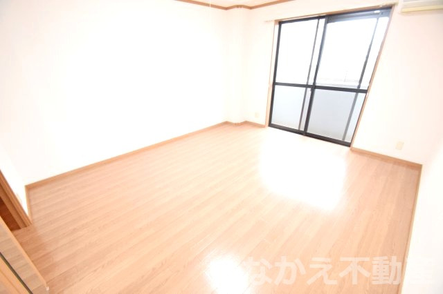 居室・リビング　居間です