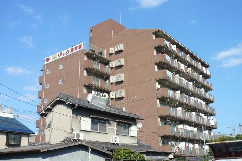 八尾市荘内町のマンションの建物外観