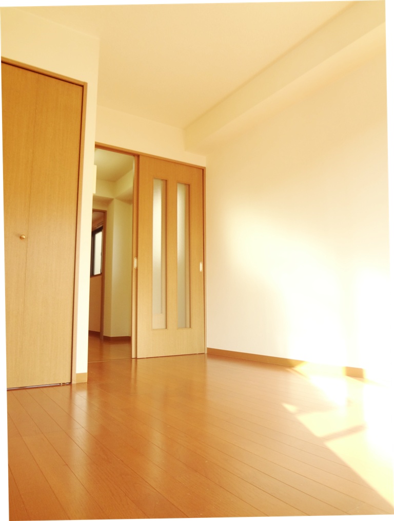 居室・リビング　日当たり良好な洋室♪