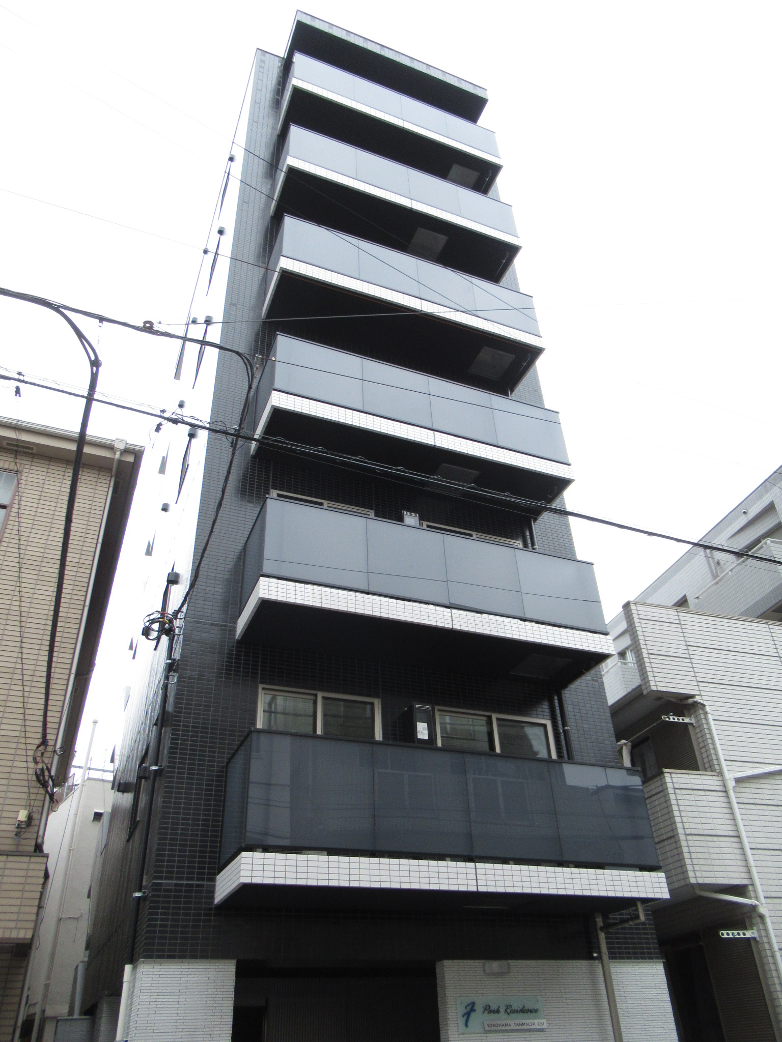 建物外観　駅からは大通りを通って帰れる為安心です。