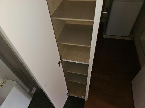 玄関　備品や設備仕様は号室等により異なります現地をご確認下さい。