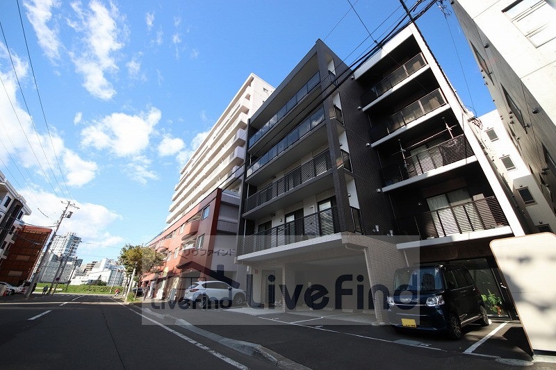 札幌市豊平区豊平二条のマンションの建物外観