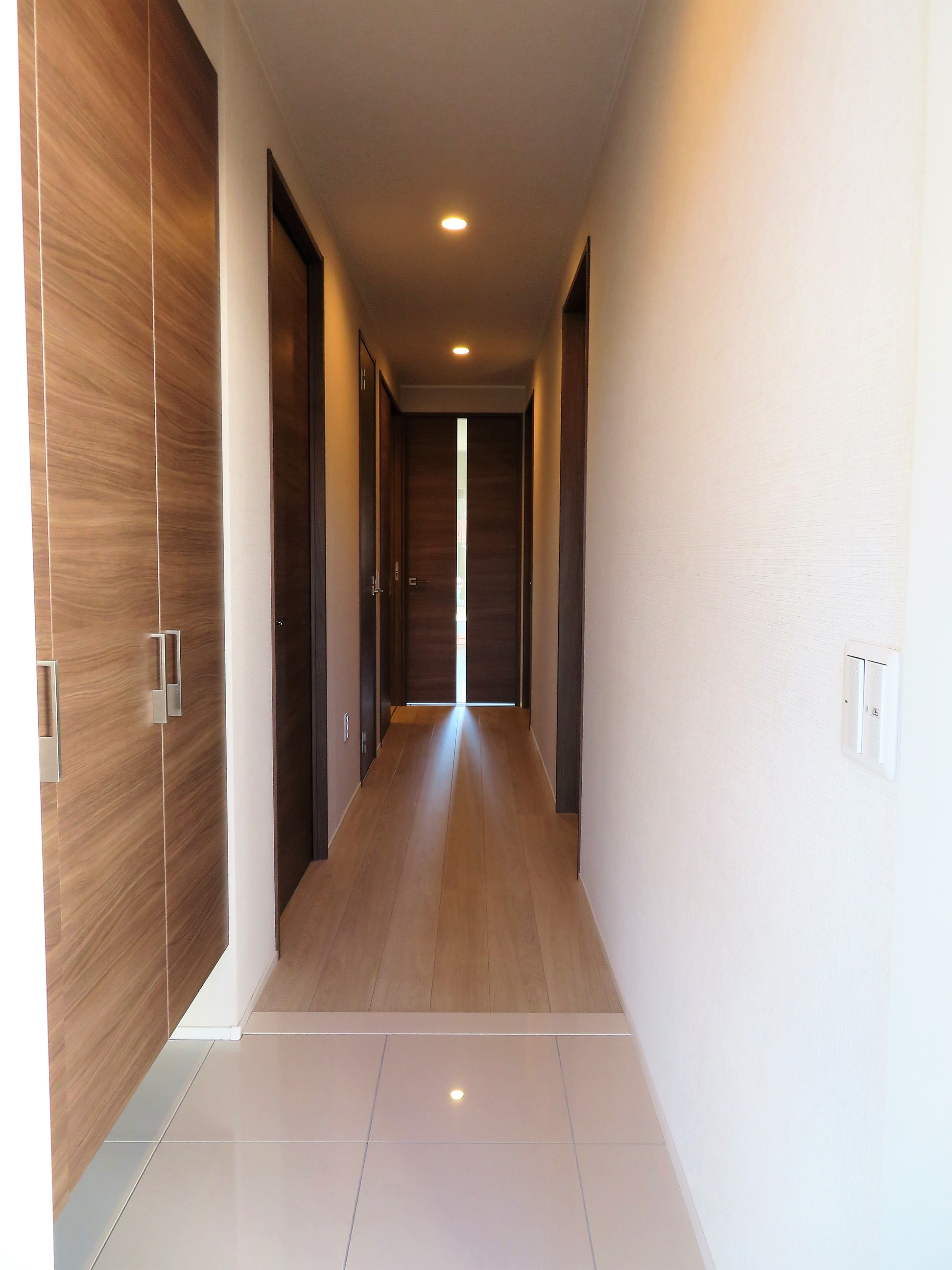 玄関　玄関部分になります。