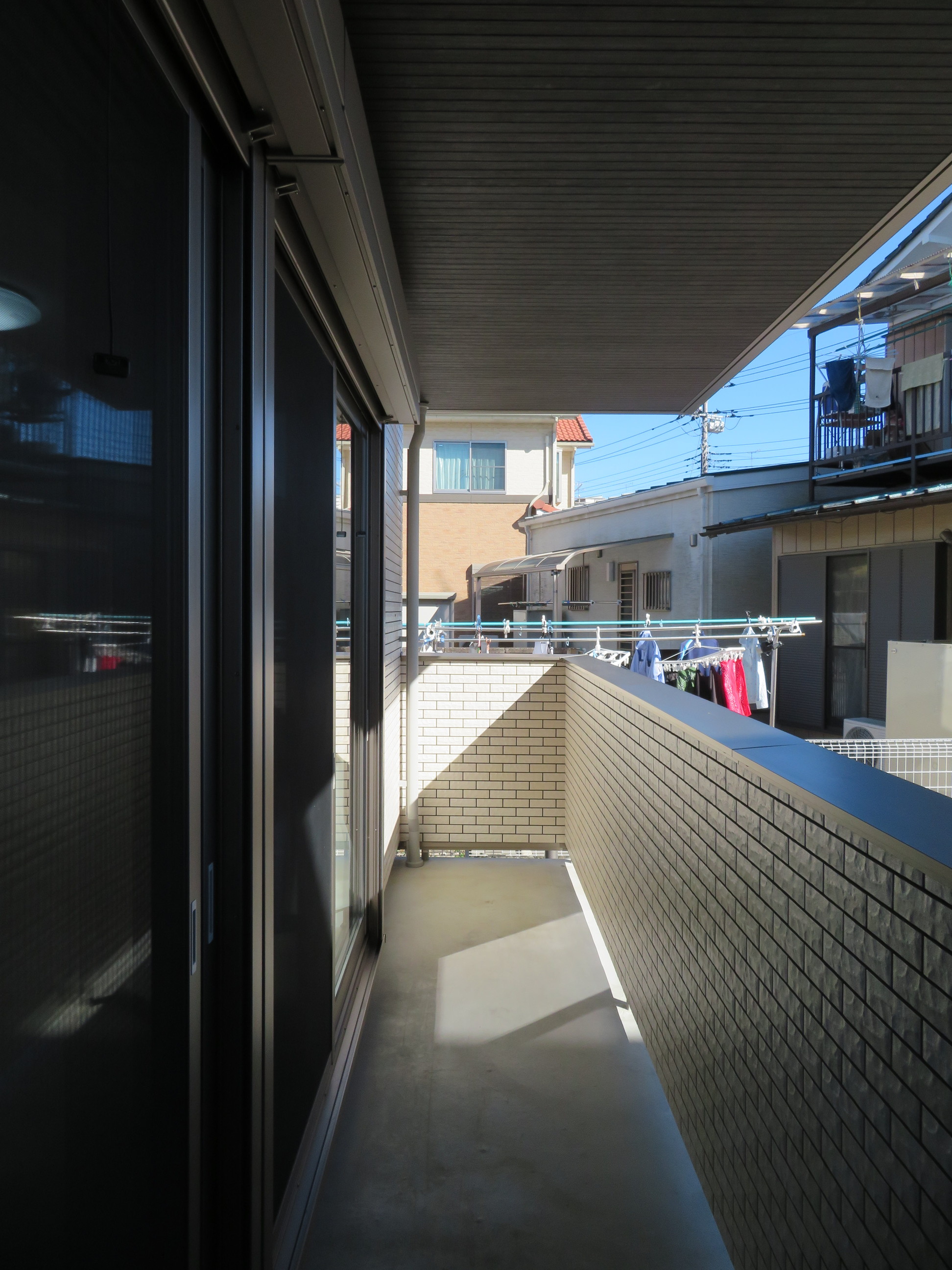 バルコニー　南面バルコニーで日当たり良好です。