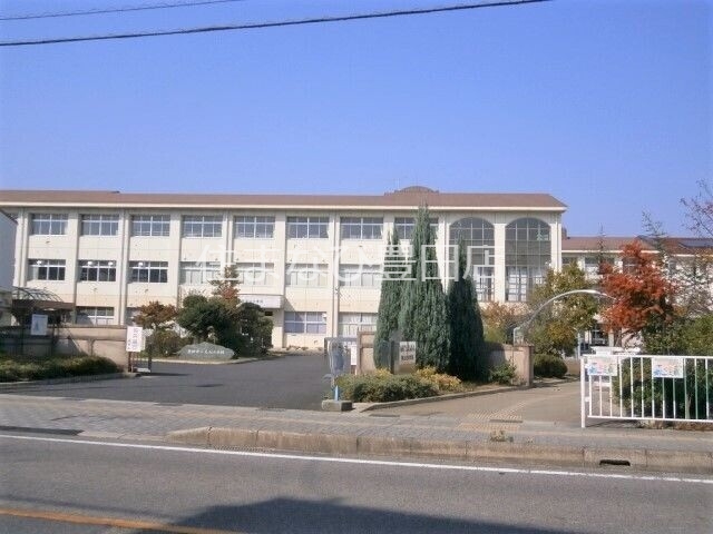 小学校　豊田市立美山小学校（小学校）まで108m