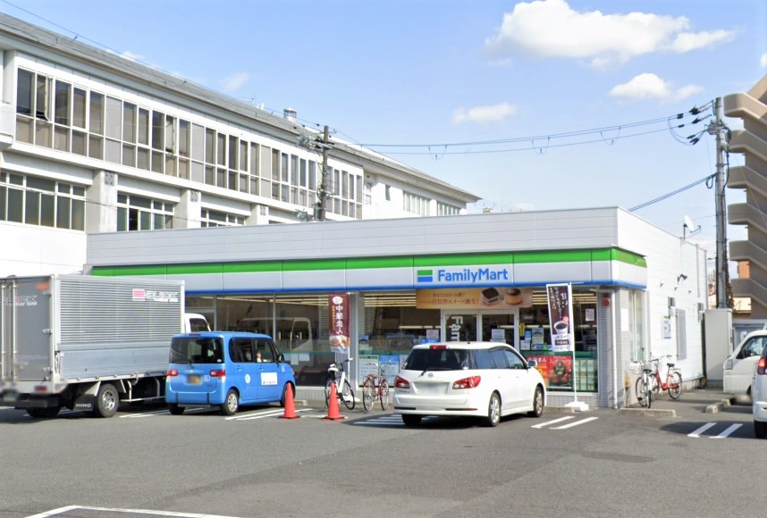 コンビニ　ファミリーマート平野西一丁目店（コンビニ）まで182m