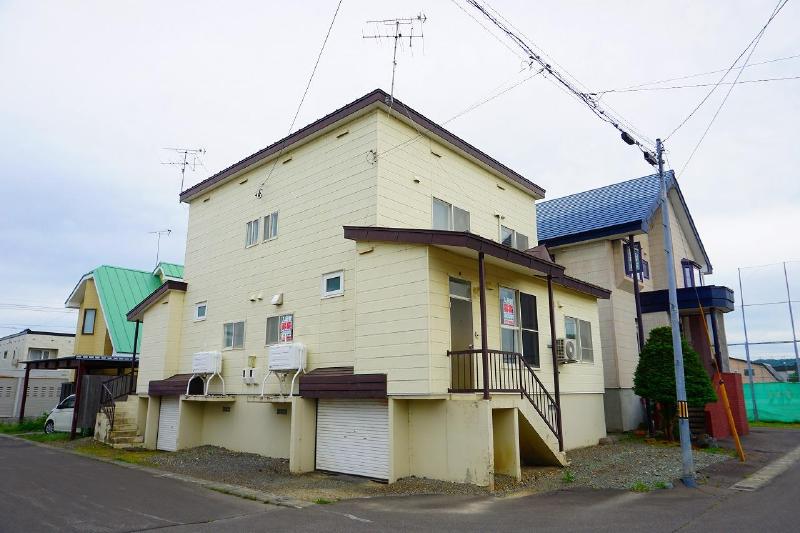 錦町１６二戸借家の建物外観