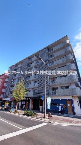 【長居パークハイツの建物外観】