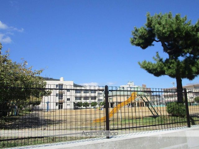 小学校　徳島市富田小学校（小学校）まで927m