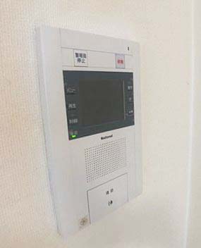 セキュリティ　★モニター付きインターホンで来客時も安心★