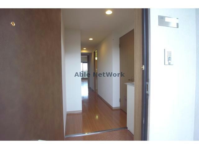 玄関　※参照写真