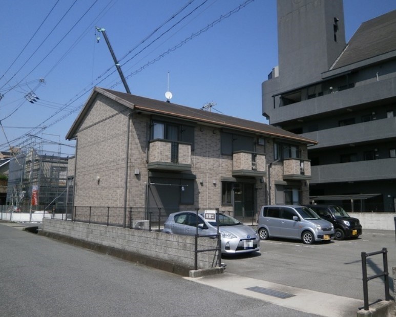 姫路市飾磨区都倉のアパートの建物外観