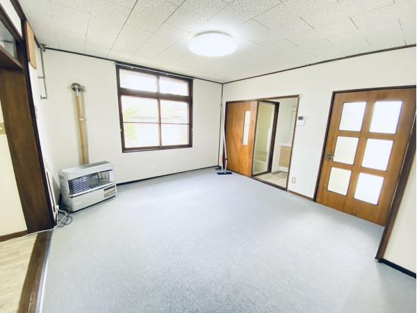 余市郡余市町大川町9丁目48-6貸家の居間写真