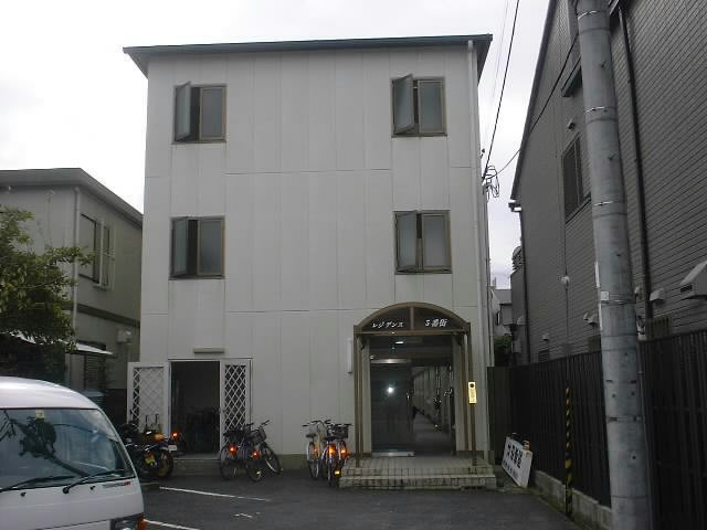 奈良市川久保町のマンションの建物外観