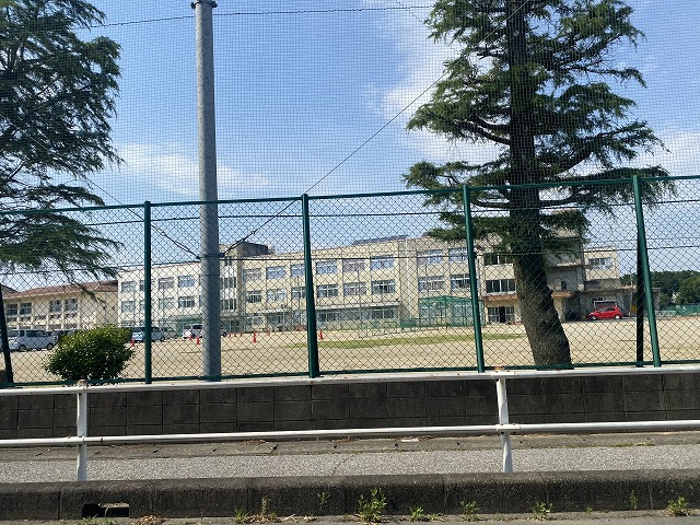 【Ｍ１ハウス　Ａ・Ｂの中学校】