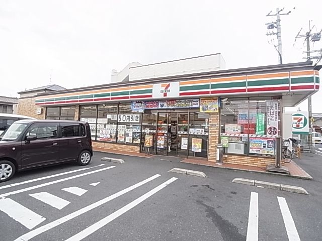 コンビニ　セブンイレブン 大和高田今里町店（コンビニ）まで588m