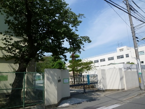 【大田区新蒲田のマンションの小学校】