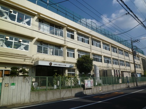 【大田区新蒲田のマンションの小学校】