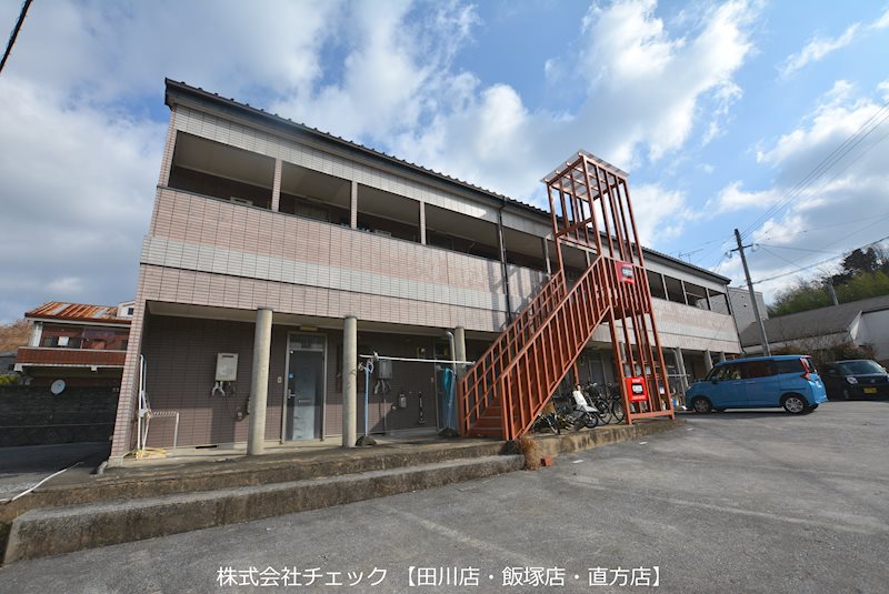 石川ハイツIIの建物外観