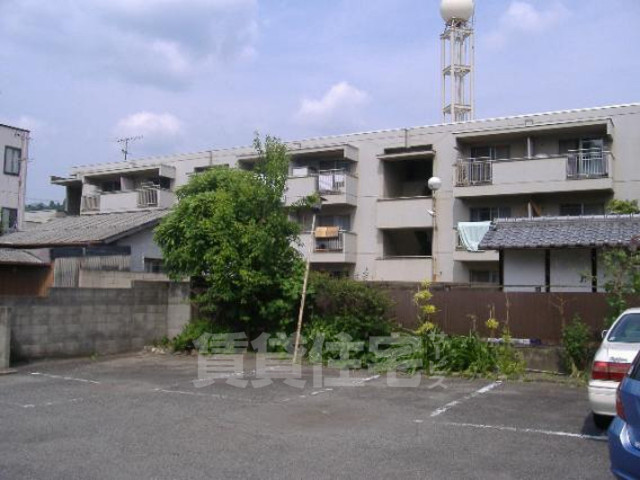 京都市左京区山端滝ケ鼻町のマンションの建物外観