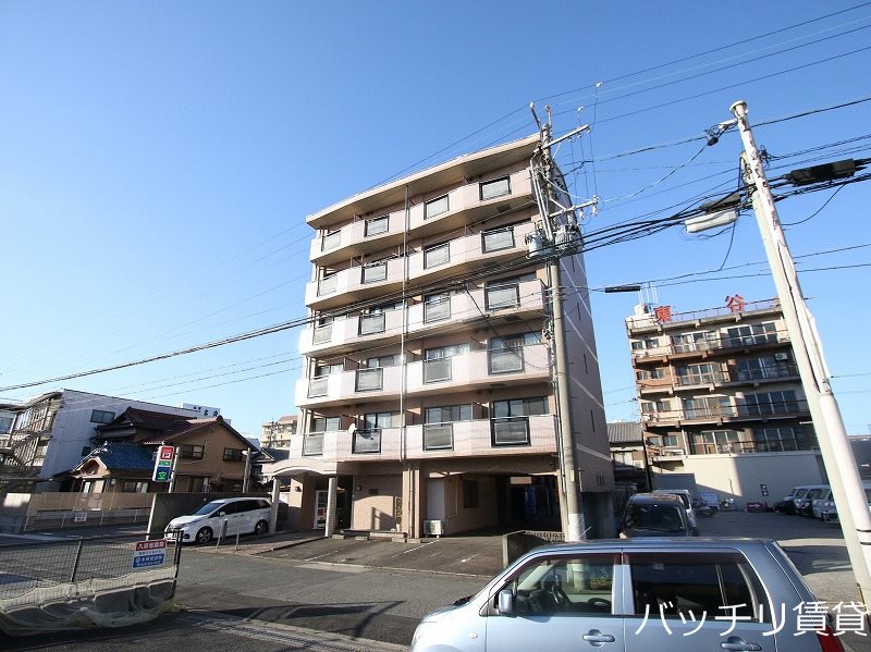 【名古屋市中村区烏森町のマンションの建物外観】