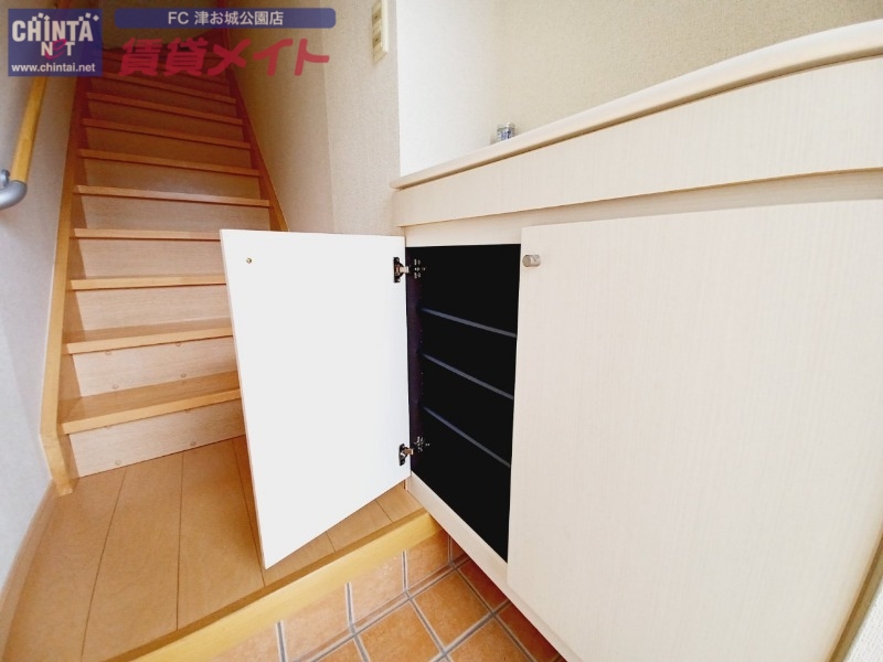 玄関　同物件別室の画像です