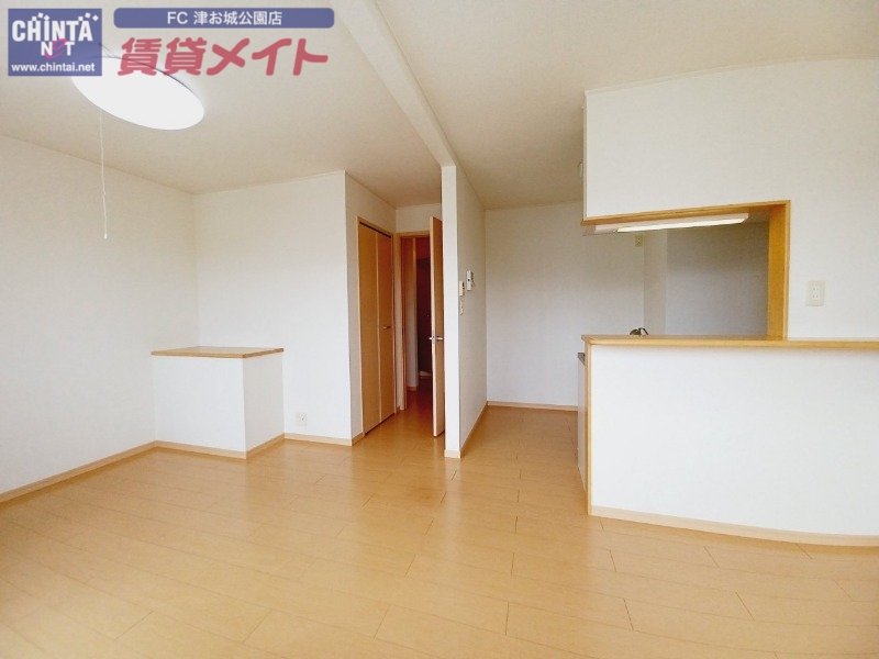 居室・リビング　同物件別室の画像です