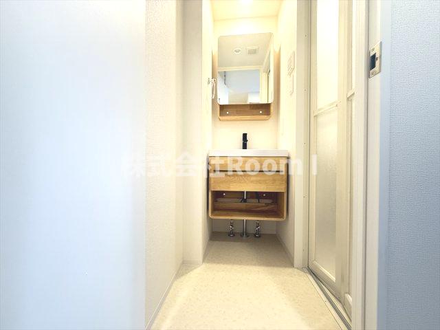 洗面設備　コンパクトで使いやすい洗面所