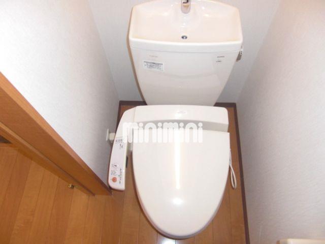トイレ　ウォシュレット付きで快適です。