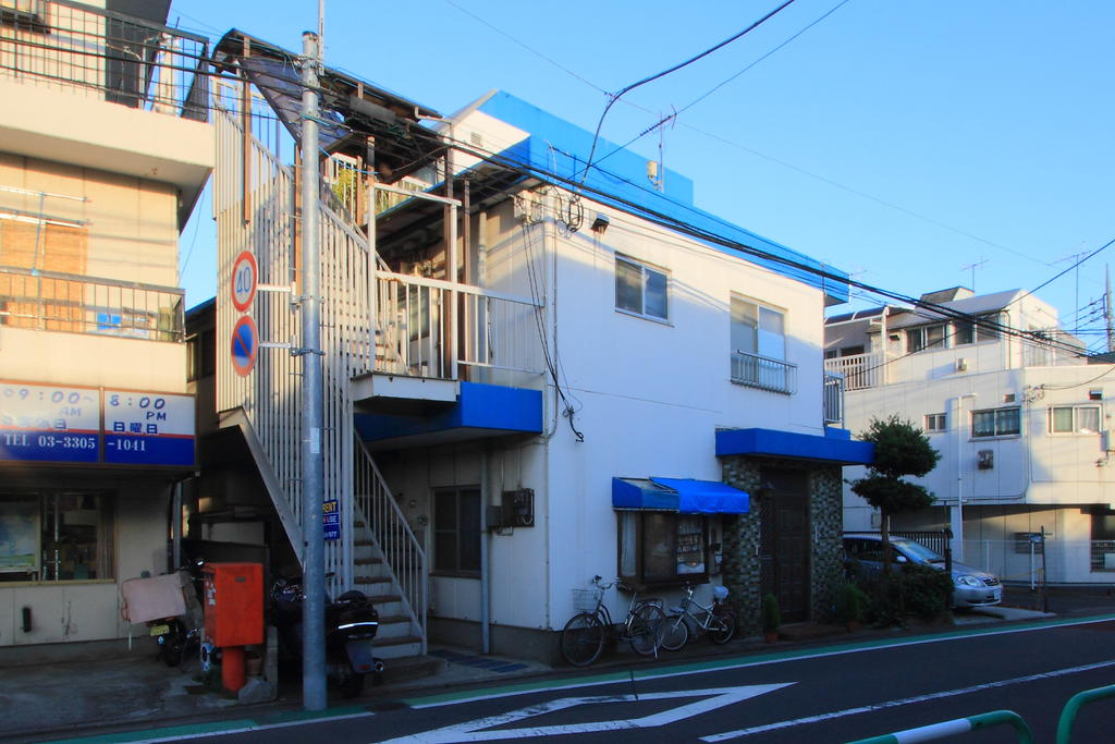 岡部マンションの建物外観