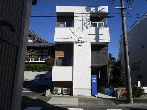 【名古屋市熱田区白鳥のアパートの建物外観】