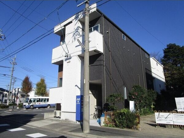 【名古屋市熱田区白鳥のアパートの建物外観】