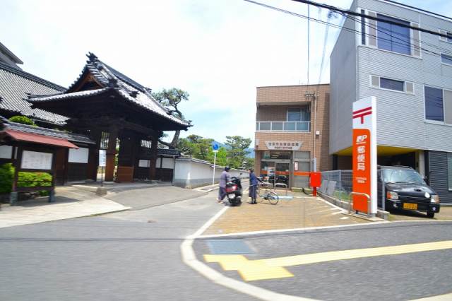 【廿日市市平良山手のマンションの郵便局】