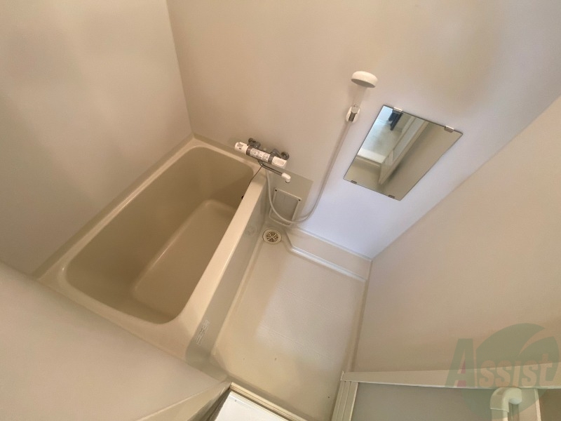 バス・シャワールーム　お風呂になります。一日の疲れを癒してくださいね。