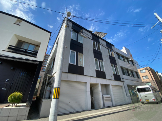 建物外観　札幌市中央区北６条西「デュオローサ」