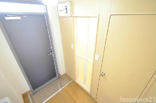 エントランス　設備・仕様は号室により異なる為、現状を優先致します。