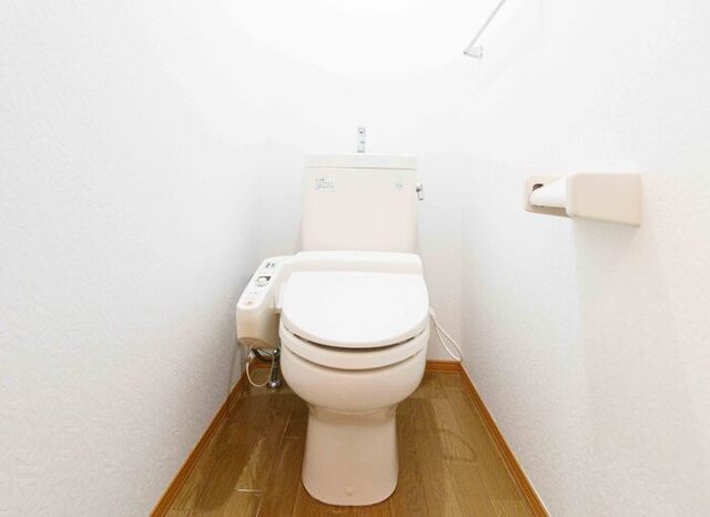 トイレ　１０５・トイレ