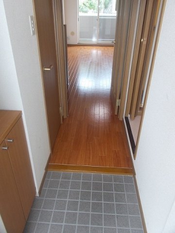 玄関　収納もある玄関です