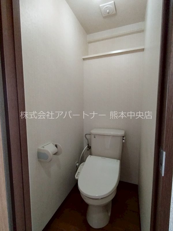トイレ　ウォシュレット完備
