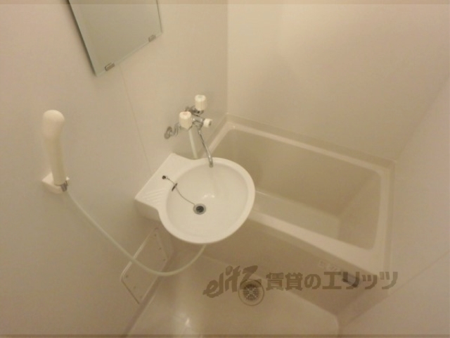 バス・シャワールーム　バス