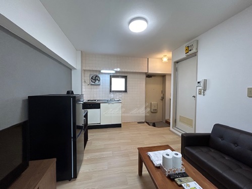 居室・リビング　生活に必要な家具・家電付き