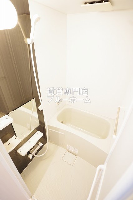 バス・シャワールーム　追炊き機能付きのお風呂！