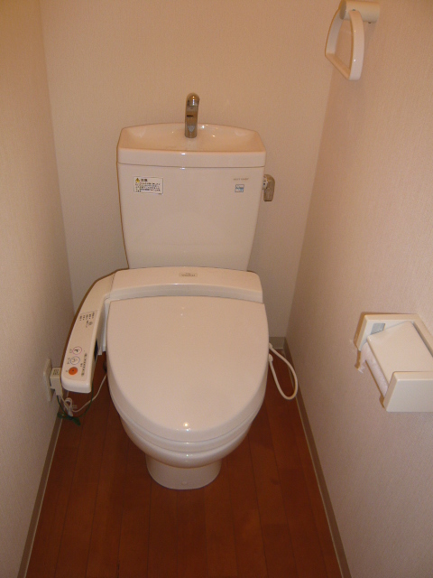 ＪＲ山手線 渋谷駅 徒歩7分 5階建 築23年のトイレ写真